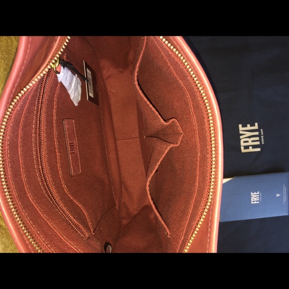 FRYE campus crossbody - Picture 7 of 8